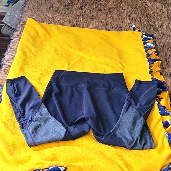 Fabletics Black & Gray Mesh Leggings - Picture 3 of 4